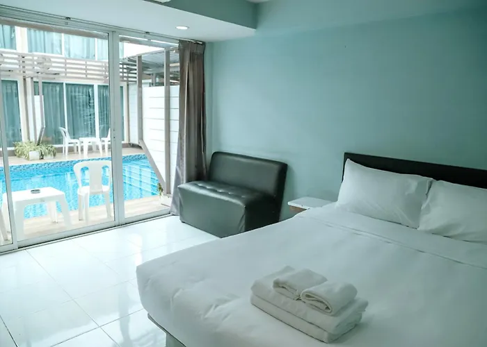 Full Stop Pool Don Mueang 4*