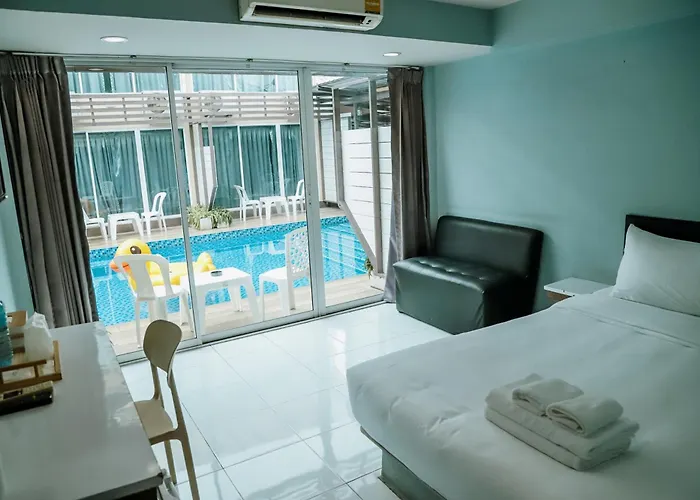 Full Stop Pool Don Mueang Отель Бангкок