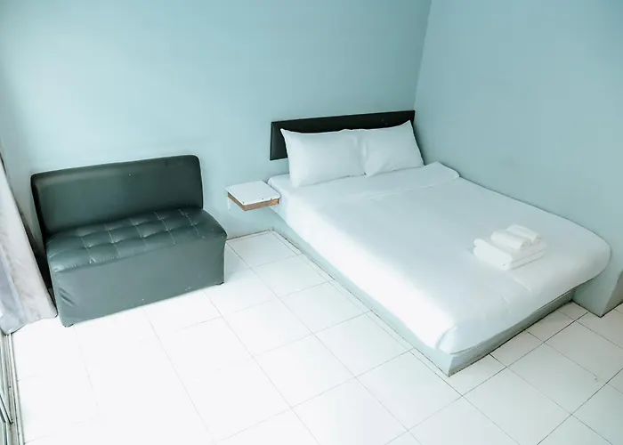 Full Stop Pool Don Mueang Отель 4*