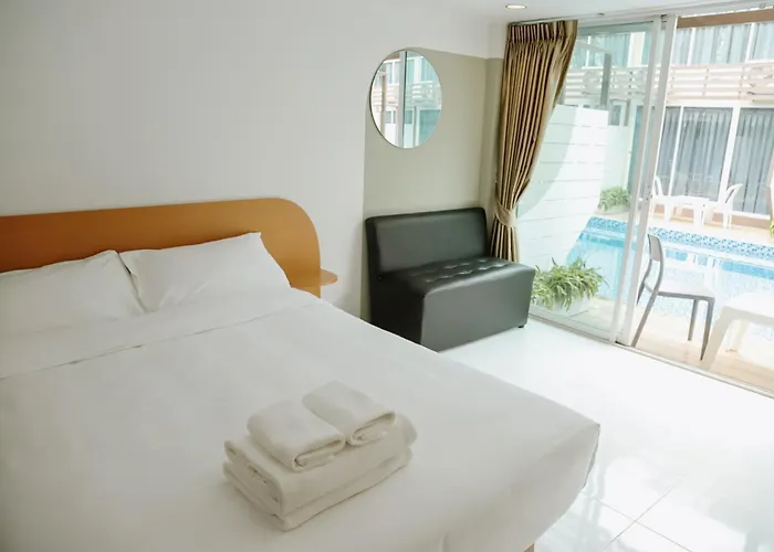 Отель Full Stop Pool Don Mueang 4*