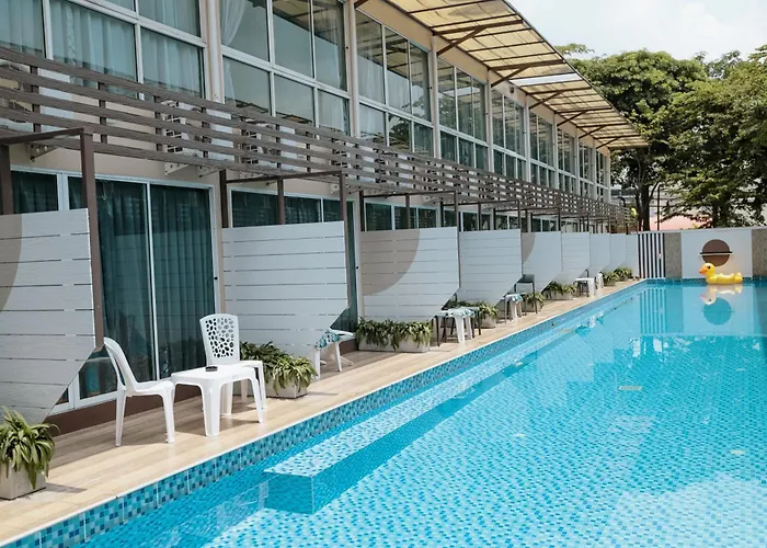 Full Stop Pool Don Mueang Отель