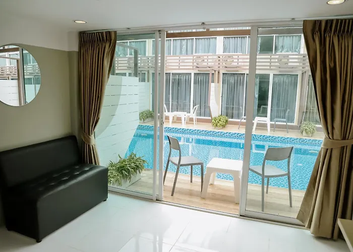 Full Stop Pool Don Mueang 4* Бангкок